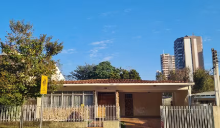 Casa à venda  ,  Comercial/Residencial  no Cristo Rei.
