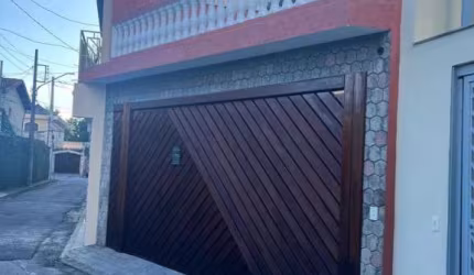 Sobrado para venda, com 2 suítes e 2 vagas. Vila Sonia