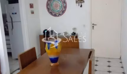 Bom apartamento 2 dormitórios na Saúde