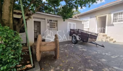 Casa de luxo à venda em Indianópolis, São Paulo-SP: 7 quartos, 3 suítes, 251m², 6 vagas de garagem.