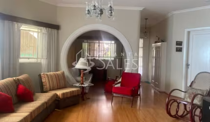 Oportunidade Imperdível: Casa à Venda em Cambuci, São Paulo-SP, 3 Quartos e 180m² de Pura Elegância!