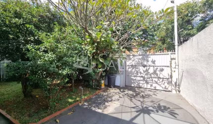 Casa de Luxo para Locação em Indianópolis, São Paulo-SP: 2 quartos, 2 suítes, 3 banheiros, 6 vagas de garagem, 251m² de área.
