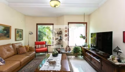Casa à venda em São Paulo-SP, Vila Matilde: 3 quartos, 3 suítes, 5 banheiros, 6 vagas de garagem, 410m²!