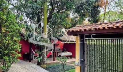 Casa à venda na Vila Irmaos Arnoni, São Paulo-SP: 4 quartos, 2 suítes, 3 salas, 4 banheiros, 3 vagas, 205m². Confira!