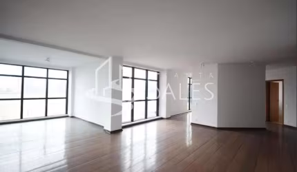Apartamento de luxo no Real Parque: 3 quartos, 3 suítes, 4 banheiros, 3 vagas, 237m². Confira!