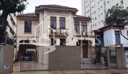 Imperdível: Casa à venda na Consolação, São Paulo-SP com 10 quartos, 3 banheiros, 10 vagas de garagem e 700m² de área!