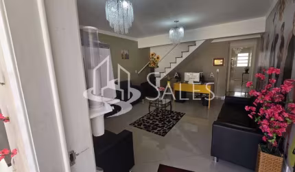 Casa comercial de alto padrão em São Paulo-SP com 3 quartos, 3 suítes e 244m² de área. Venha conhecer!