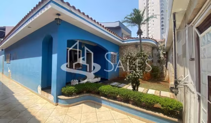 Casa Térrea  com Terreno de 400m², 3 Suítes, Quintal Amplo e Área de Lazer com Churrasqueira.