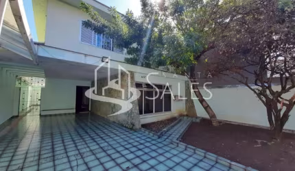 Imóvel à venda em São Paulo-SP: Casa luxuosa no Campo Belo com 8 quartos, 4 suítes e 2 vagas de garagem!
