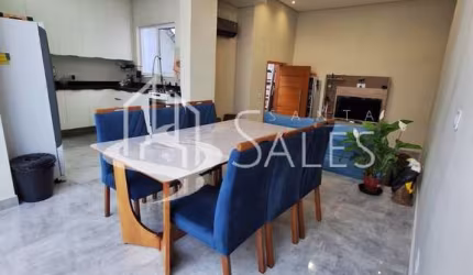 Casa à venda na Penha de França, São Paulo-SP: 1 quarto, 1 sala, 1 banheiro, 1 vaga de garagem, 230m² de área.