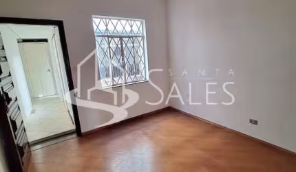 Casa para locação no Planalto Paulista, São Paulo-SP: 1 quarto, 1 sala, 1 banheiro e 2 vagas de garagem!