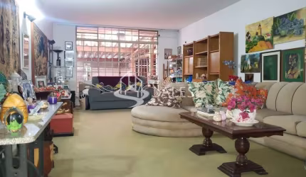 Casa de Alto Padrão para Locação na Vila Cordeiro, São Paulo-SP: 3 Quartos, 1 Suíte, 2 Salas, 4 Banheiros, 6 Vagas, 340m².