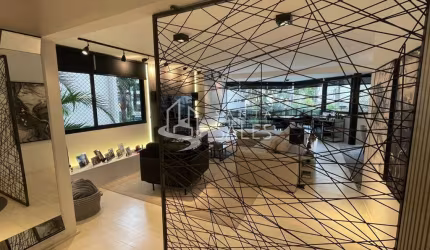 Imponente apartamento de 4 quartos com 2 suítes e 247m² na Aclimação, São Paulo-SP!