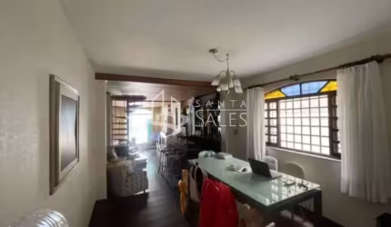 Casa de luxo à venda em São Paulo-SP no Alto da Lapa: 3 quartos, 3 suítes, 2 salas, 4 banheiros, 2 vagas de garagem, 200m².