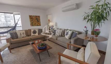 Apartamento de Luxo à Venda em Cidade Monções, São Paulo-SP  3 Quartos, 3 Suítes, 3 Vagas  227m² de Pura Elegância