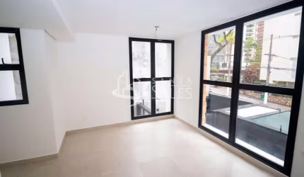 Imperdível oportunidade: Casa à venda em Santa Cecília, São Paulo-SP com 2 quartos, 2 suítes, 1 sala, 3 banheiros, 2 vagas de garagem e 165m².