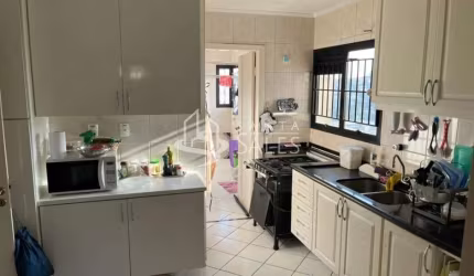 Apartamento para venda na Vila Andrade, São Paulo-SP: 3 quartos, 1 suíte, 1 sala, 2 banheiros, 4 vagas de garagem, 130m² de área.