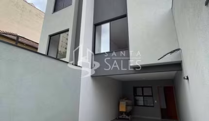 Residência Espaçosa com 4 Quartos na Chácara Inglesa, São Paulo-SP: 2 Banheiros, 2 Vagas de Garagem e 170m² de Área.