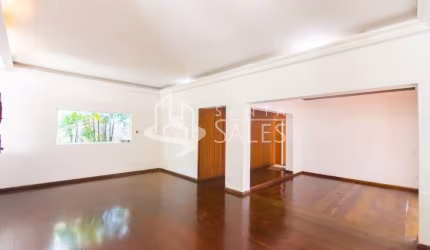 Imperdível casa à venda em Moema, São Paulo-SP: 5 quartos, 1 suíte, 2 salas, 5 banheiros, 3 vagas de garagem e 300m² de área!
