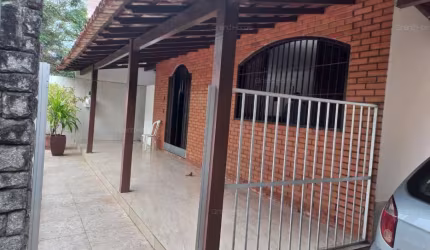 Casa 4 quartos em Itapuã