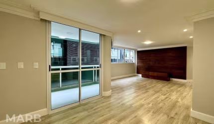 Apartamento com 3 dormitórios à venda, 145 m² por R$ 2.450.000,00 - Centro - Florianópolis/SC