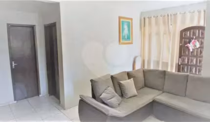 Casa com 3 quartos à venda em Campo Comprido - PR