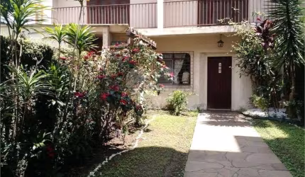 Sobrado com 4 quartos à venda em Água Verde - PR