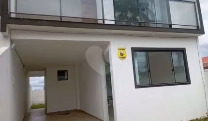 Sobrado com 2 quartos à venda em Portão - PR