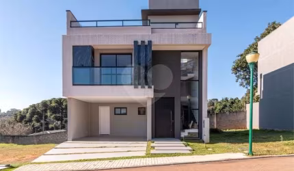 Condomínio com 3 quartos à venda em Pilarzinho - PR