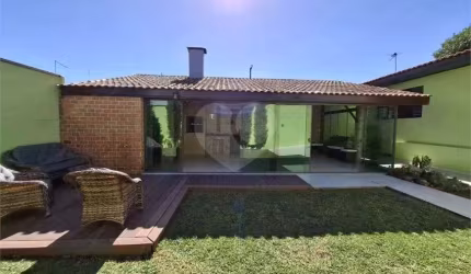 Casa térrea com 3 quartos à venda em Capão Raso - PR