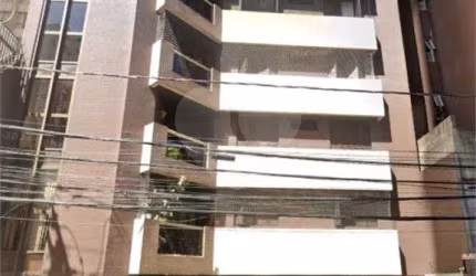 Apartamento com 3 quartos à venda em Centro - PR