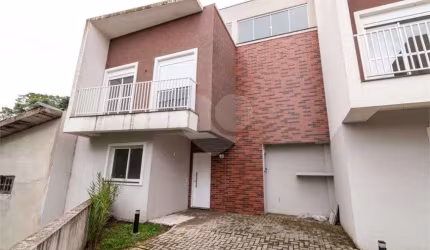 Sobrado com 3 quartos à venda em Campo Comprido - PR