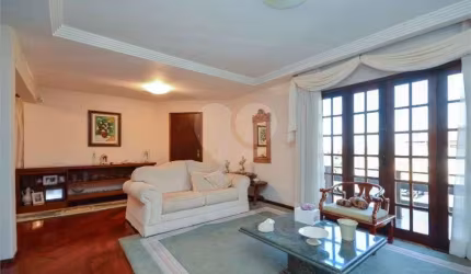 Casa com 4 quartos à venda em Pilarzinho - PR