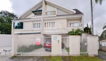 Triplex com 4 quartos à venda em Hugo Lange - PR
