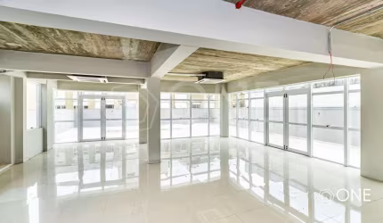 Sala comercial para alugar na Avenida Lavras, 334, Petrópolis, Porto Alegre por R$ 4.900