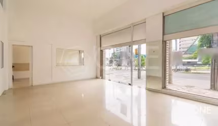 Ponto comercial para alugar na Avenida Plínio Brasil Milano, 715, Higienópolis, Porto Alegre por R$ 4.900