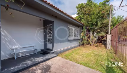 Casa em condomínio fechado com 3 quartos para alugar na Rua General Nestor Silva Soares, 198, Três Figueiras, Porto Alegre por R$ 6.900