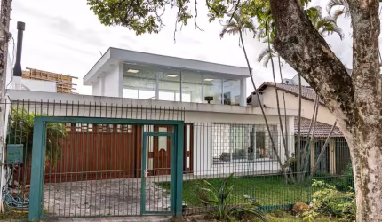 Casa em condomínio fechado com 3 quartos à venda na Rua Comendador Creidy, 24, Chácara das Pedras, Porto Alegre por R$ 2.900.000