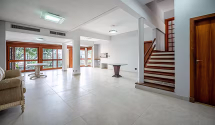 Casa em condomínio fechado com 6 quartos à venda na Rua Gustavo Schmidt, 277, Três Figueiras, Porto Alegre por R$ 2.900.000