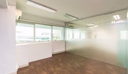 Sala comercial à venda na Avenida Doutor Nilo Peçanha, 1851, Três Figueiras, Porto Alegre por R$ 1.516.080