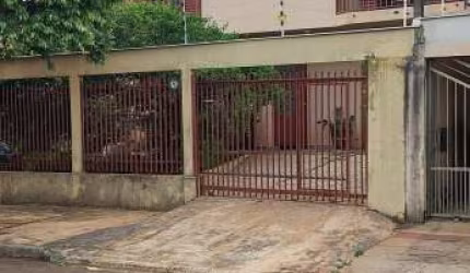 Sobrado a Venda  ,Terreno de 300 M²  , 180 M² de Construção Jd. Acapulco