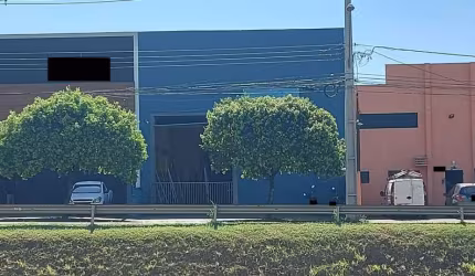 Barracão Comercial para Venda ou Permuta por Casa em Condomínio Zona Sul.