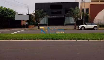 Salão Comercial a Venda  ,Terreno de 750 M ²  e  910 M² de construção  .