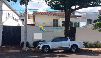 Sobrado   a Venda em Zoneamento Comercial  ZR 8  na Avenida na Zona Oeste