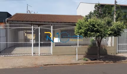 Casa a Venda  com Terreno de 350,38 M²  e 106,95 M² de construção Jd. Hedy
