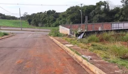 Terreno de rua a Venda  Área total de 250 M² no Santa Regina