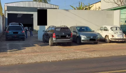 Barracão a Venda na Av Comercial   Terreno 528 M²  , Construção   220 M² .