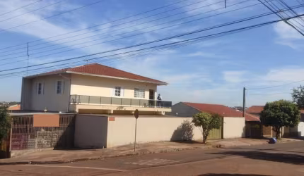 Imóvel Comercia a Venda sendo um mercado  e Residência  parte  superior  .