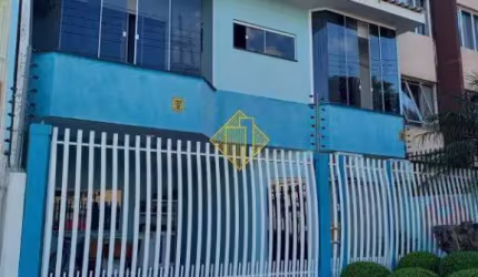 Sobrado à venda, 2 quartos, 1 suíte, 2 vagas, Parque São Paulo - Cascavel/PR