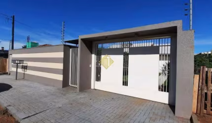 Casa à venda, com piscina, 1 suíte e 3 quartos, Jardim Independência - Toledo/PR
